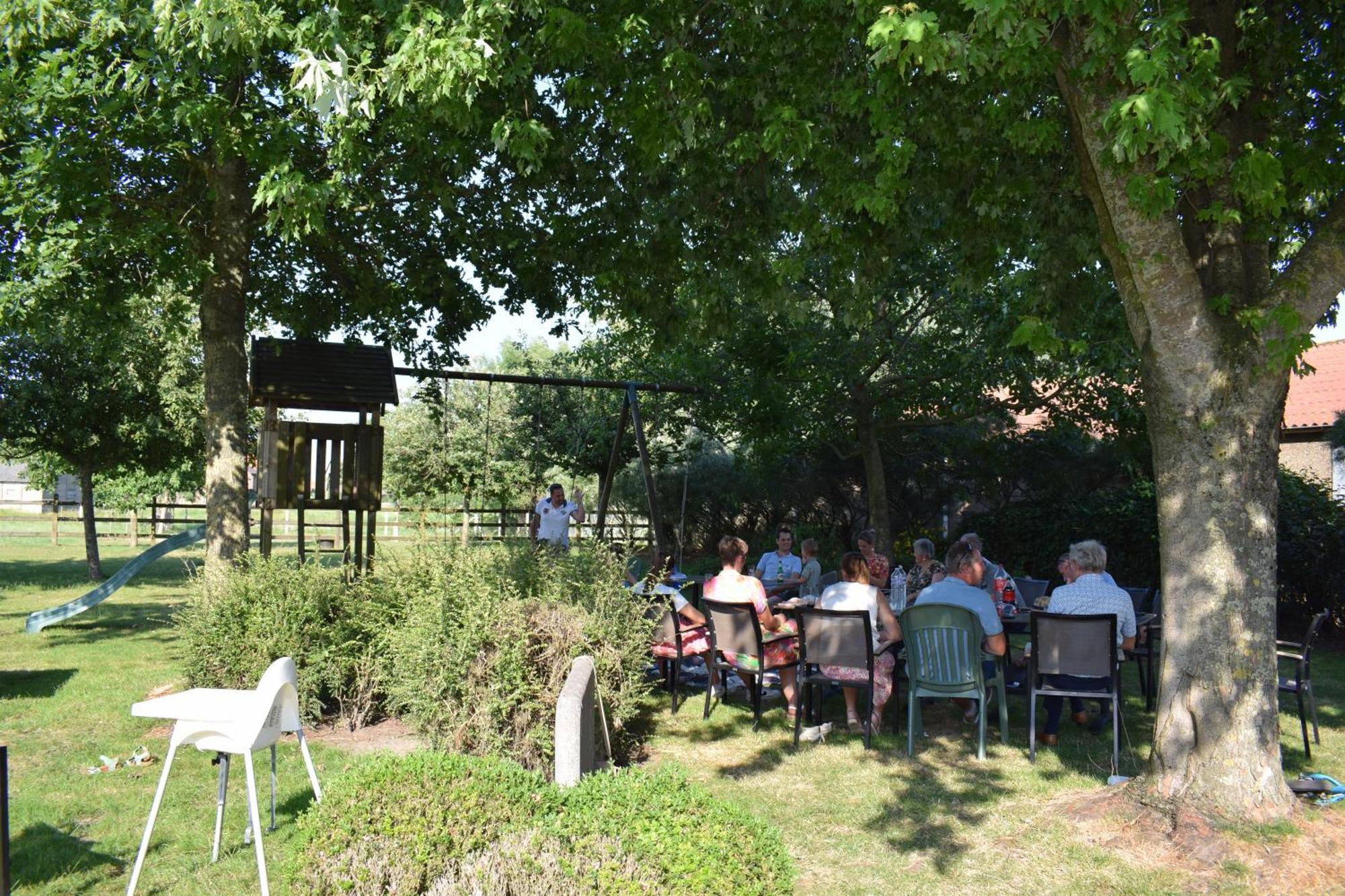 De Meiboom Vakantiehoeve Tot 21 Pers Langemark Zewnętrze zdjęcie